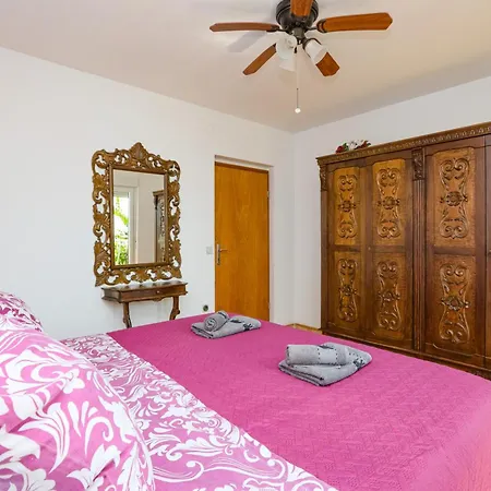 Seaside House - 27494 Сasa de vacaciones Rogoznica (Sibenik-Knin)